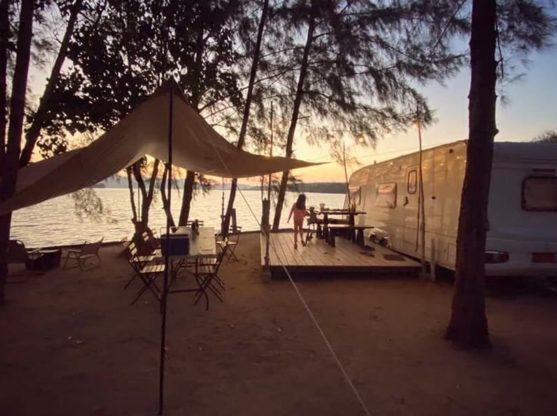 The Play Yard Phuket EN MV Caravan